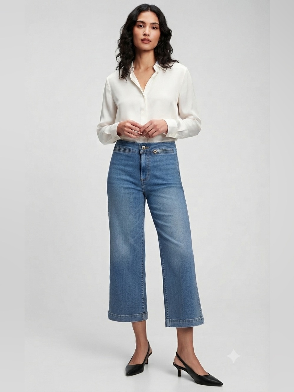 Gap High-Waist Wide-Leg 
Crop Jeans medium blue 
Very little stretch sz 4/27